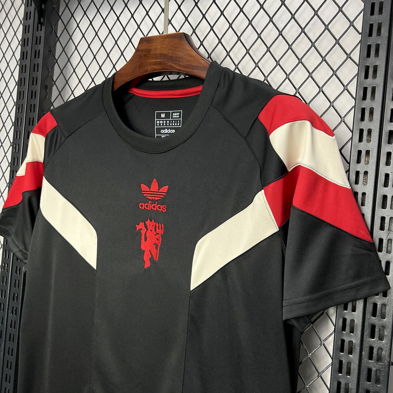 MANCHESTER UNITED BLACK 24/25 MAN