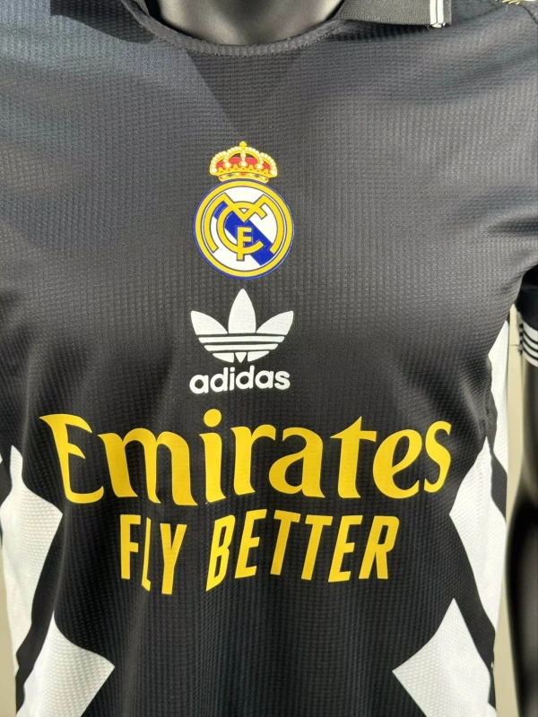 REAL MADRID BLACK SPECIAL EDITION 25/26 MAN (PLAYER VERSION)