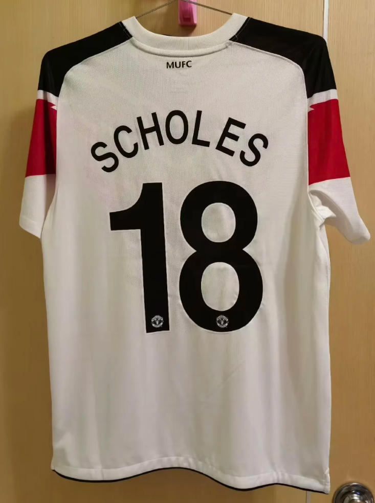 MANCHESTER UNITED II 10/11 MAN (RETRO)