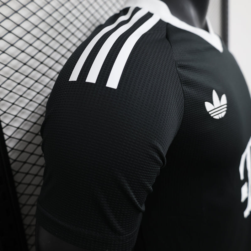 BAYERN MUNICH GOALKEEPER BLACK 24/25 MAN (PLAYER VERSION)