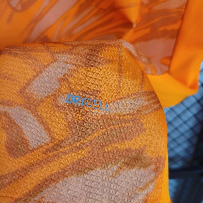 MILAN II ORANGE 25/26 MAN