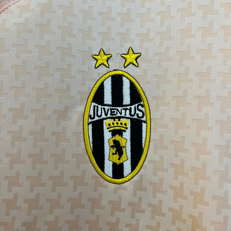 JUVENTUS III 03/04 MAN (RETRO)