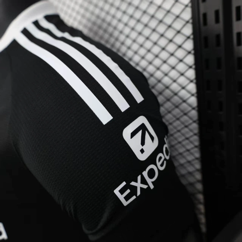 LIVERPOOL GOALKEEPER I 25/26 MAN (PLAYER VERSION)