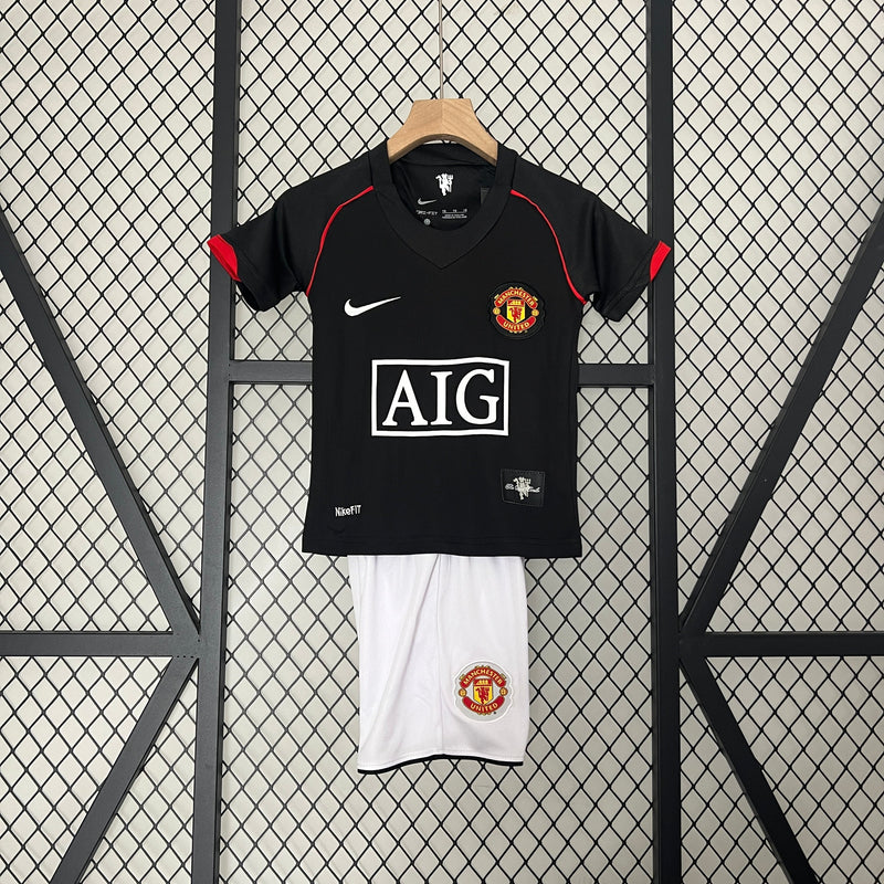 MANCHESTER UNITED BLACK 07/08 KID'S SET (RETRO)