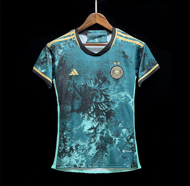 GERMANY I 23/24 WOMAN