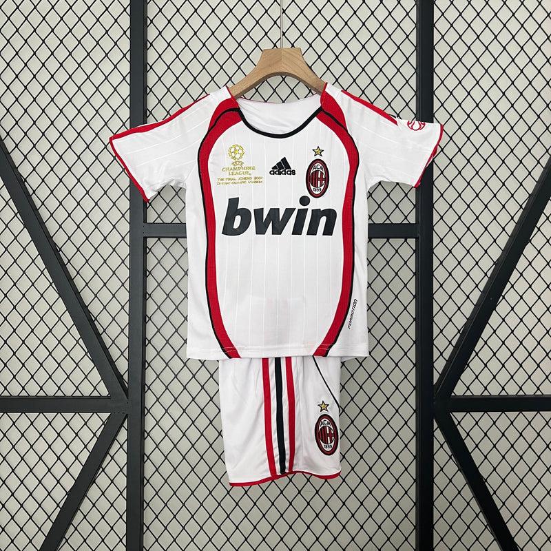 MILAN II 06/07 SPECIAL EDITION CHAMPIONS LEAGUE KID'S SET (RETRO)