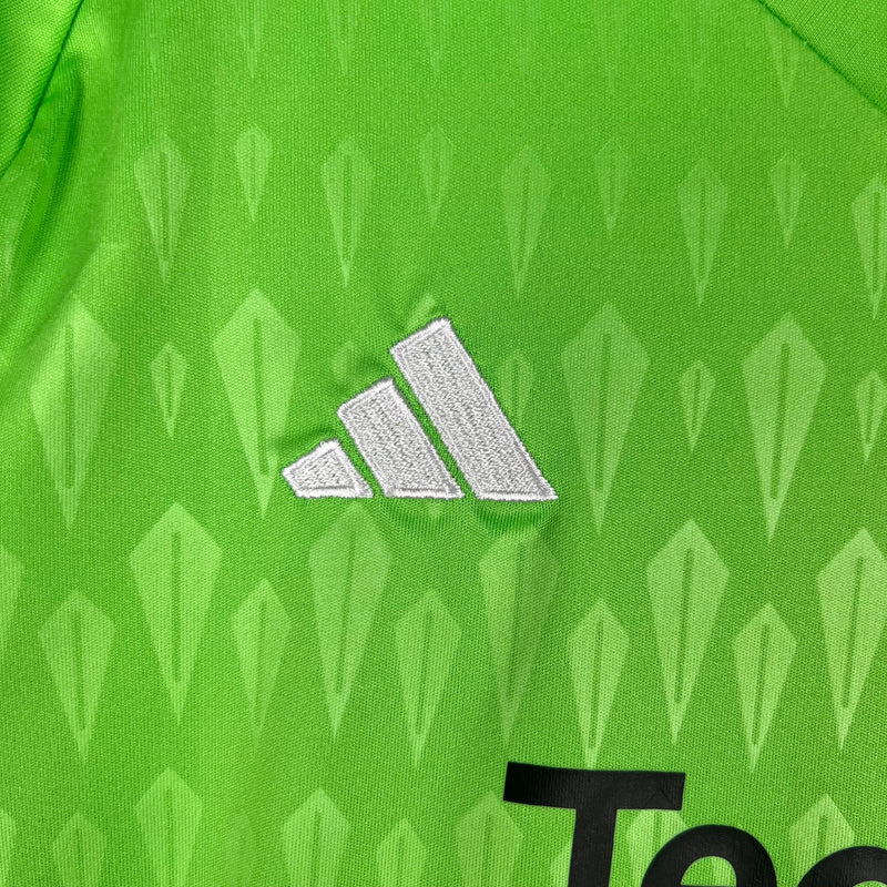 MANCHESTER UNITED GOALKEEPERI 23/24 KID'S SET