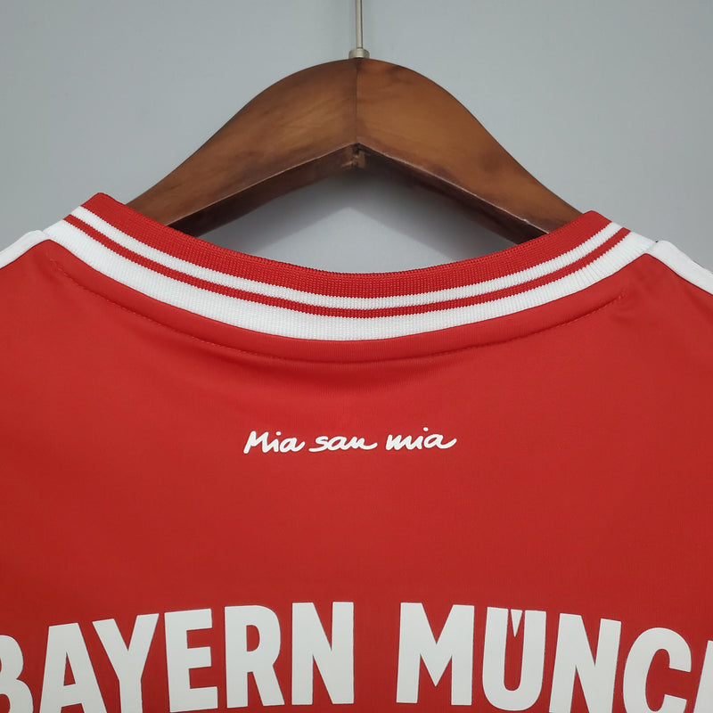 BAYERN MUNICH I 13/14 MAN FINAL CHAMPIONS (RETRO)